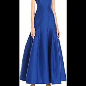 Long navy blue dress for special occasions